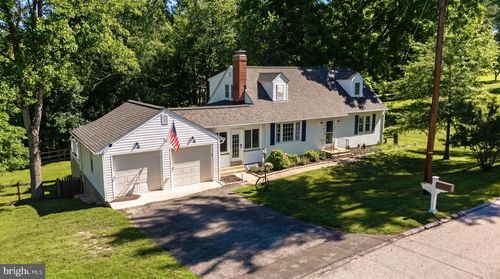 1102 Greenway Rd, COCKEYSVILLE, MD, 21030-1708 | Card Image