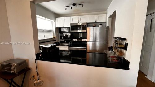 407-1990 Marseille Dr, Miami Beach, FL, 33141 | Card Image