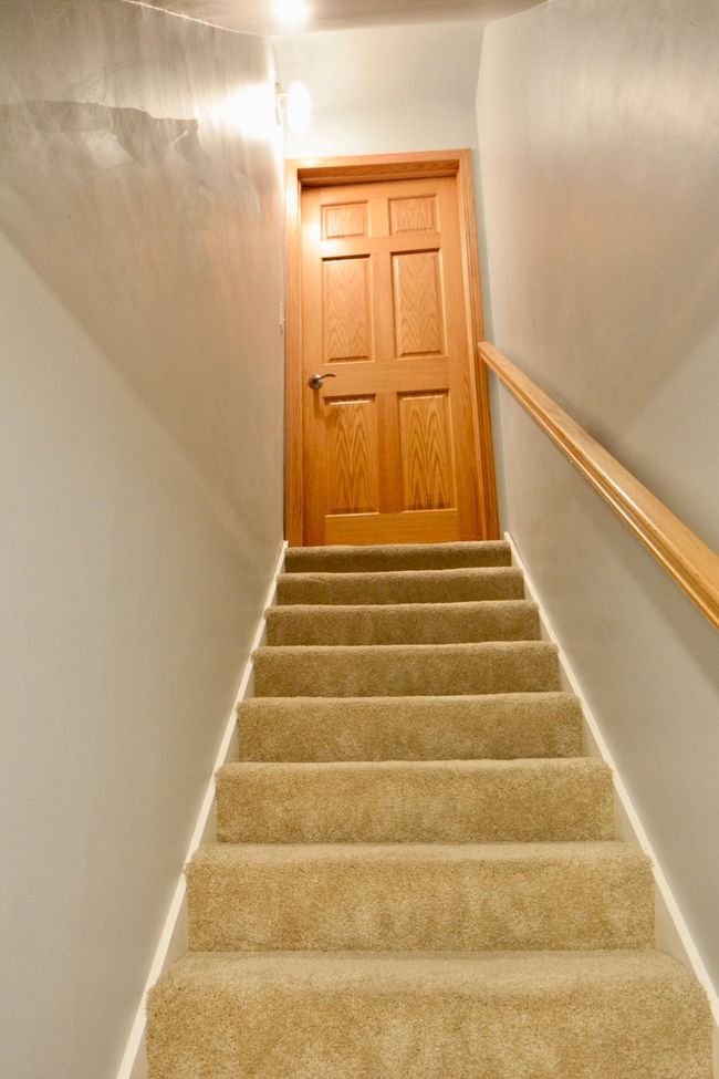 Stairs to Main Level | Image 31