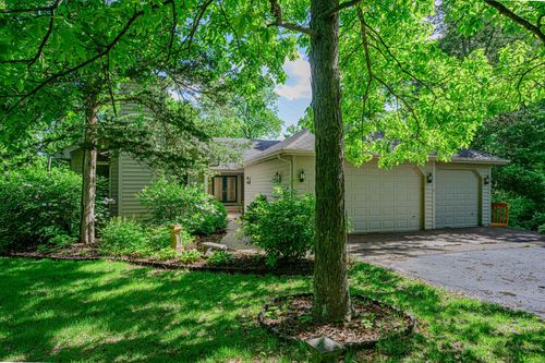 18 Colony Ln, GALENA, IL, 61036-8692 | Card Image