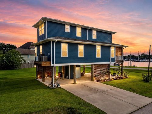 403 W Shore Dr, Clear Lake Shores, TX, 77565-2416 | Card Image
