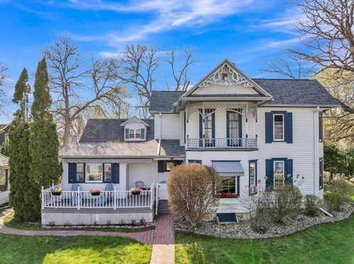 2302 4th St, Emmetsburg, IA, 50536-1125 | Card Image