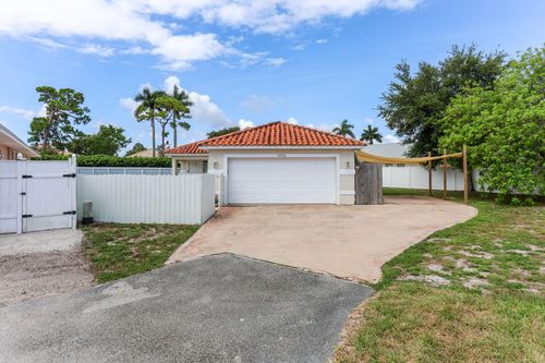 10216 Boynton Place Cir, Boynton Beach, FL, 33437-2674 | Card Image