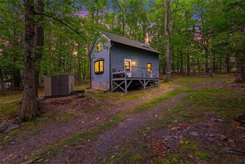 180 E Shore Dr, Dingmans Ferry, PA, 18328 | Card Image