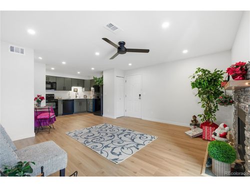 205-2575 S Syracuse Way, Denver, CO, 80231-3832 | Card Image