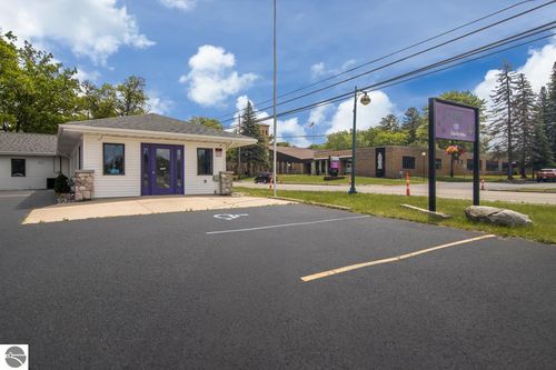 1070 W Houghton Lake Dr, Houghton Lake, MI, 48629-9738 | Card Image