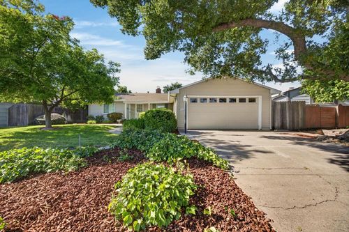 4549 Lippi Parkway, Sacramento, CA, 95823 | Card Image