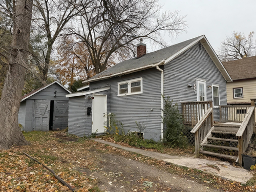 805 N Aurdal Ave, Fergus Falls, MN, 56537-1611 | Card Image