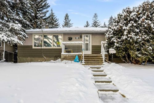 3131 33 St Sw, Calgary, AB, T3E2V1 | Card Image
