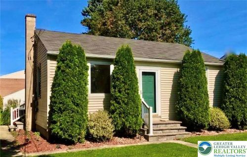 121 E Union St, Whitehall, PA, 18052-5412 | Card Image