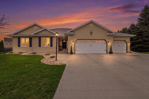 321 Morgan Lane, Beaver Dam, WI, 53916 | Card Image