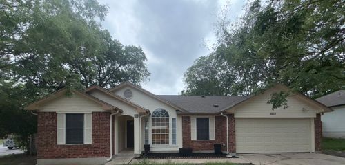 5807 Teri Rd, Austin, TX, 78744-4039 | Card Image