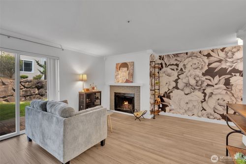 h126-19230 Forest Park Drive Ne, Lake Forest Park, WA, 98155 | Card Image