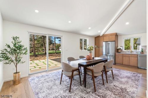 175 E Crescent Ave, Allendale, NJ, 07401-1308 | Card Image