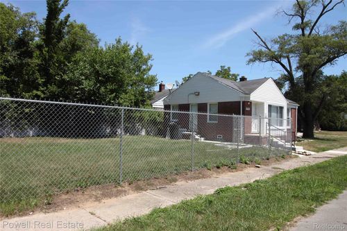 19703 Santa Barbara Dr, Detroit, MI, 48221-1648 | Card Image