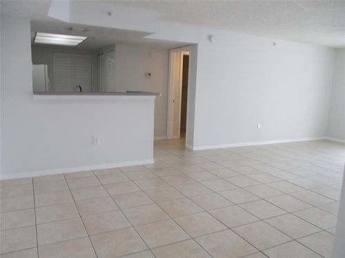 206-5045 Wiles Rd, Coconut Creek, FL, 33073-4210 | Card Image