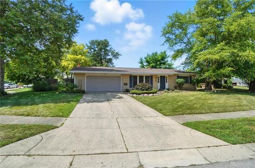 605 Village Ct, Englewood, OH, 45322-2052 | Card Image
