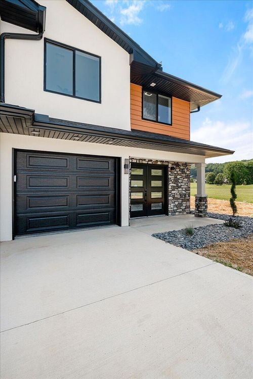 143 Crooked Creek Drive Drive, London, KY, 40744 | Card Image
