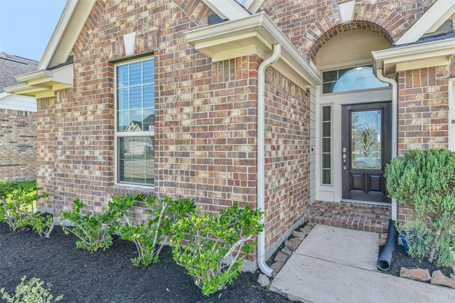 2106 Granite Pass Dr, House other with 4 bedrooms, 2 bathrooms and 2 parking in Pearland TX | Image 4