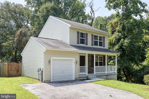 901 8th St, PASADENA, MD, 21122-1801 | Card Image