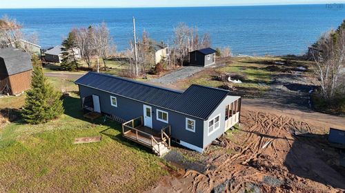 124 Red Cliff Dr, Seafoam, NS, B0K1N0 | Card Image