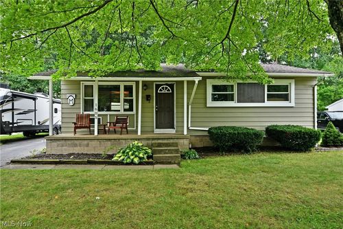 1605 Difford Dr, Niles, OH, 44446-2832 | Card Image