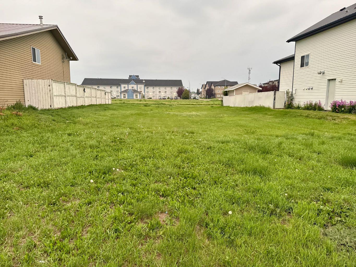Land in Brooks 3