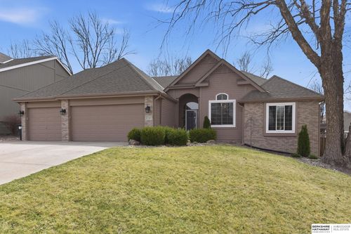 17265 Pine Street, Omaha, NE, 68130 | Card Image
