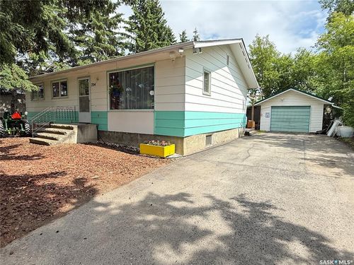 704 1 Ave, Loon Lake, SK, S0M1L0 | Card Image