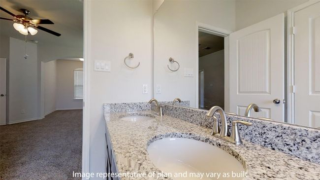 604 Sydney Blvd, House other with 5 bedrooms, 3 bathrooms and 3 parking in Thorndale TX | Image 25