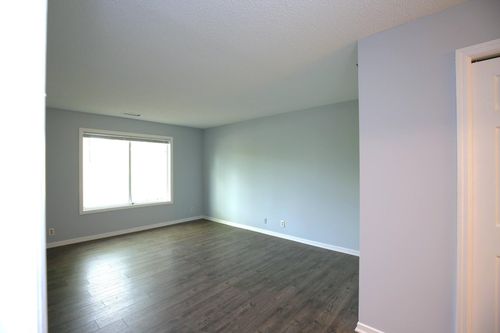 apt-109-3801 W 98th St, Bloomington, MN, 55431-2774 | Card Image