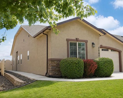 3067 S Dennis Pl, Kennewick, WA, 99337-2819 | Card Image