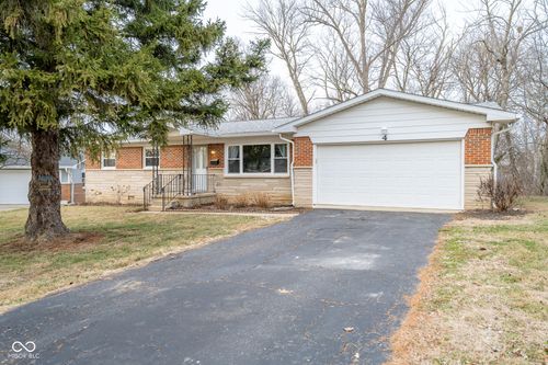 4 Paradise Ln, Greencastle, IN, 46135-1318 | Card Image