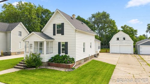 32 W Mckinley Avenue, Zeeland, MI, 49464 | Card Image