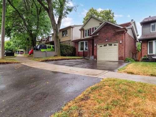 892 Sweetwater Cres, Mississauga, ON, L5H4A8 | Card Image
