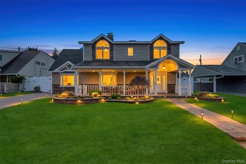 26 Ballad Lane, Oyster Bay, NY, 11801 | Card Image
