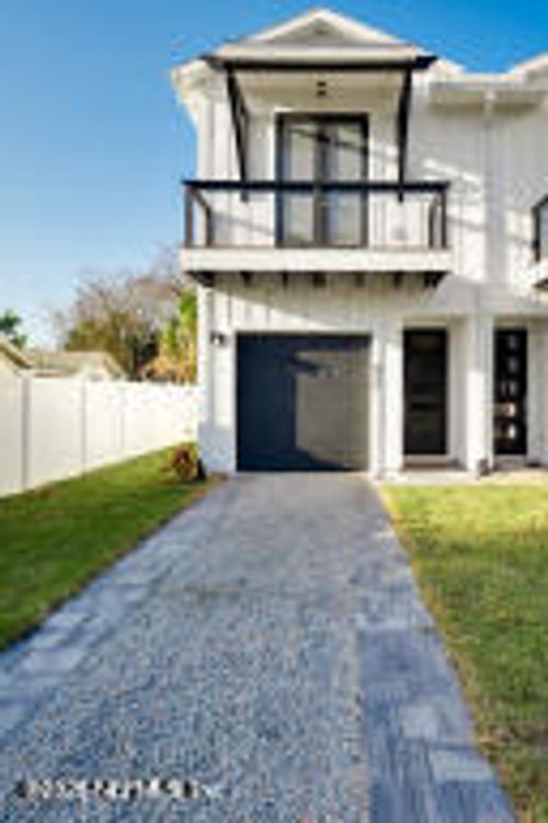 817 7th Ave S, Jacksonville Beach, FL, 32250-4205 | Card Image