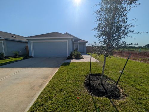 319 Brandi Dr, Wharton, TX, 77488-5233 | Card Image