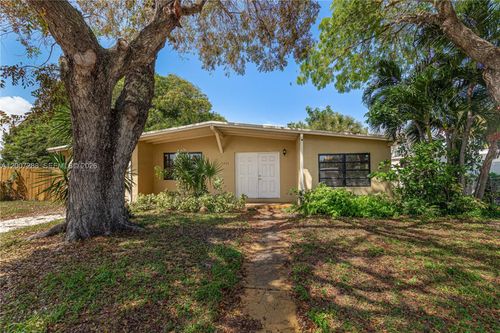 1421 Ne 40th Ct, Pompano Beach, FL, 33064-6104 | Card Image