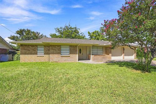 1109 Williamsburg Dr, Ennis, TX, 75119-2116 | Card Image
