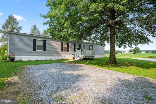 334 Grubb Dr, Elverson, PA, 19520-9041 | Card Image