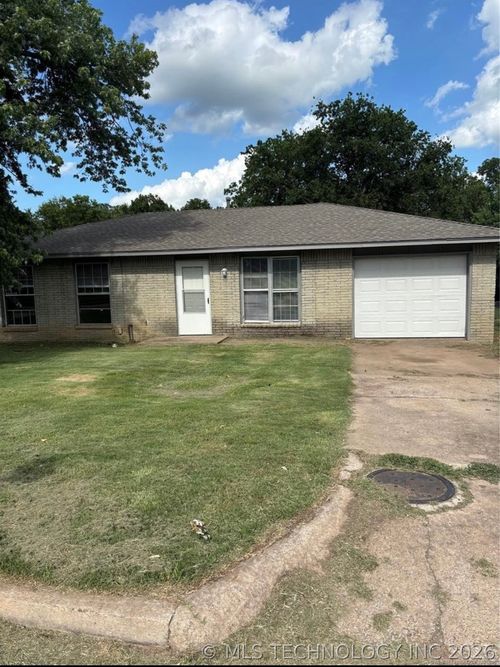 508 S Michigan Ave, Cushing, OK, 74023-4618 | Card Image