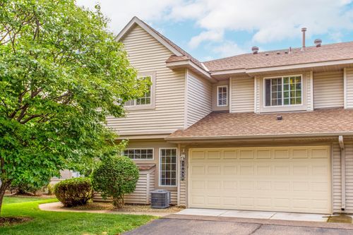 1043 Lovell Ln S, Roseville, MN, 55113-4412 | Card Image