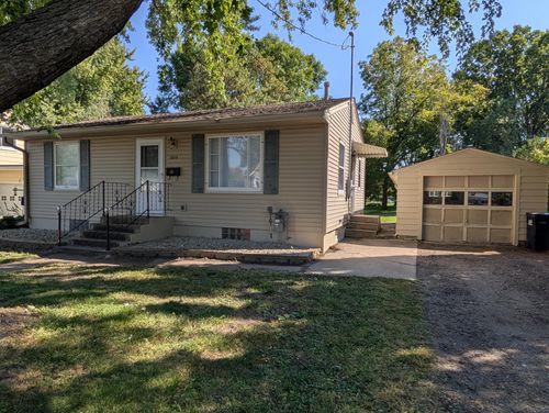 1015 College St, Northfield, MN, 55057-2834 | Card Image