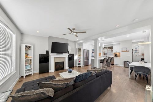 32579 Ross Dr, Mission, BC, V2V0G4 | Card Image