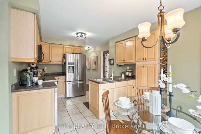 1272 Maple Ridge Dr, House other with 5 bedrooms, 4 bathrooms and 2 parking in Pickering ON | Image 11