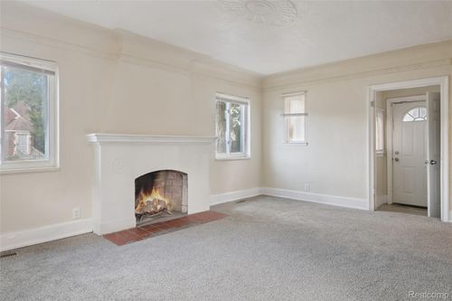 8103 Sirron St, Detroit, MI, 48234-3313 | Card Image