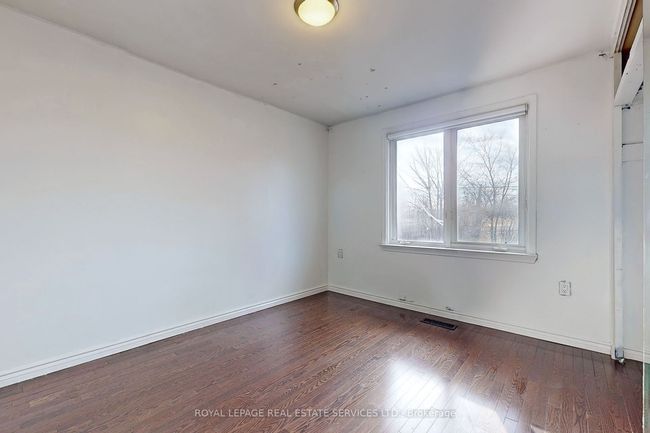 15 Waxham Rd, House other with 4 bedrooms, 2 bathrooms and 4 parking in Etobicoke ON | Image 11