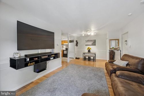 d8-302 River Rd, WILMINGTON, DE, 19809-2737 | Card Image