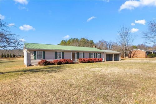 802 Quailmeadow Ln, Colfax, NC, 27235-9748 | Card Image